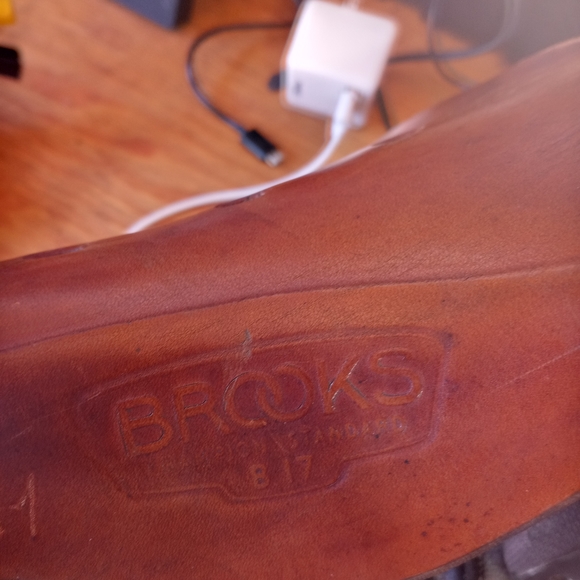 Brooks b17 leather cycle saddle - Picture 2 of 2